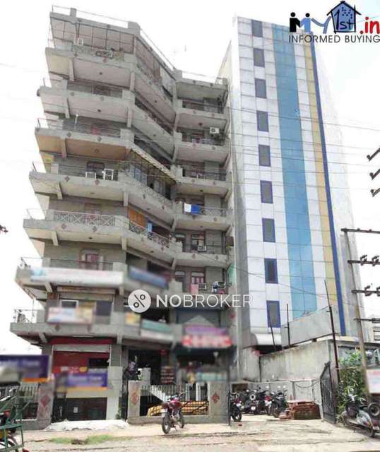 Single Room for Male In 3 BHK  In Mayuranjali Complex In Kaushambi