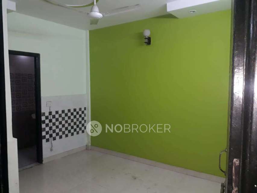 RWA Kiran Garden Uttam Nagar Rent WITHOUT BROKERAGE Semifurnished 3