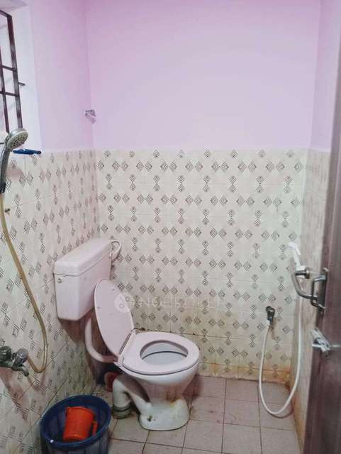 2 BHK Flat In Vasantha Flats For Sale  In 26, Bajanai Koil Street