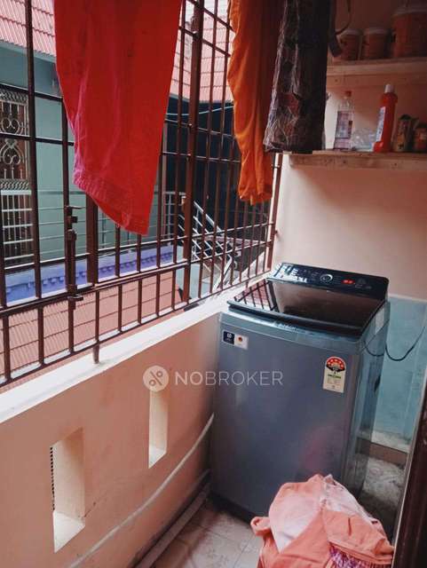 2 BHK Flat In Vasantha Flats For Sale  In 26, Bajanai Koil Street