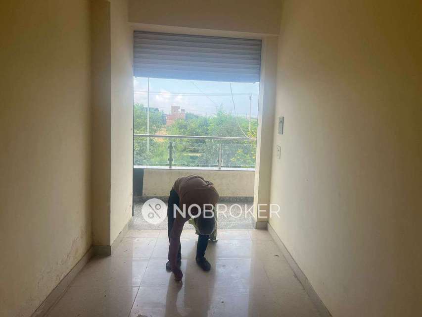 Shop in Raj Nagar Extension, Ghaziabad for sale 