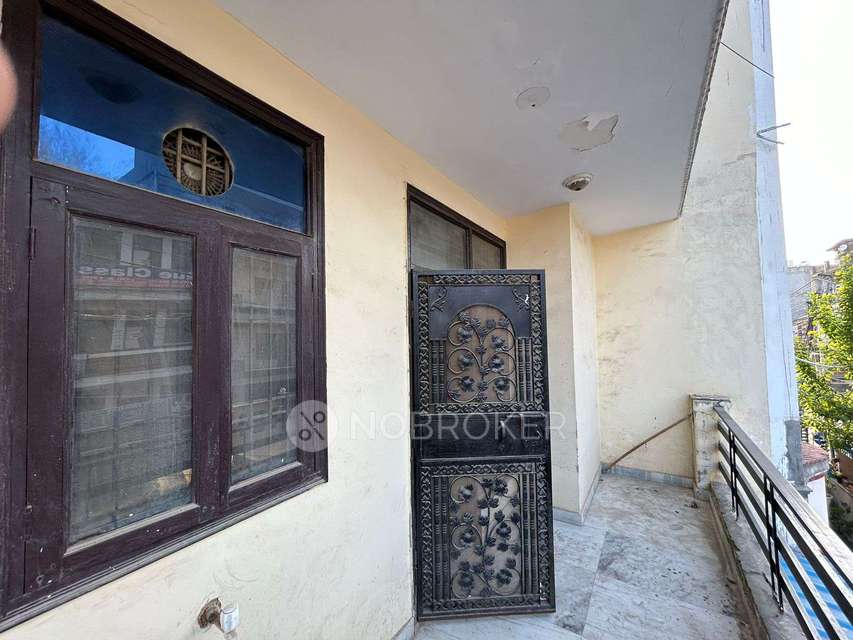 3 BHK Flat In Surya Vihar Phase Ii For Sale  In Gyasi Kothi