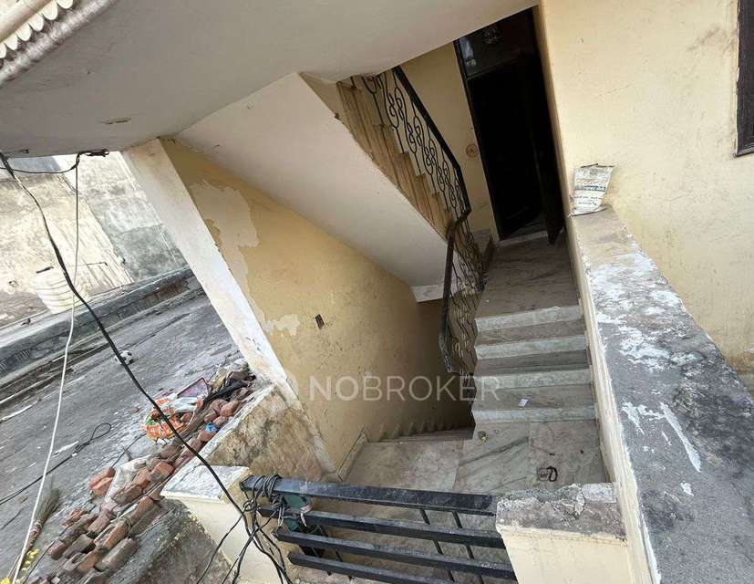 3 BHK Flat In Surya Vihar Phase Ii For Sale  In Gyasi Kothi