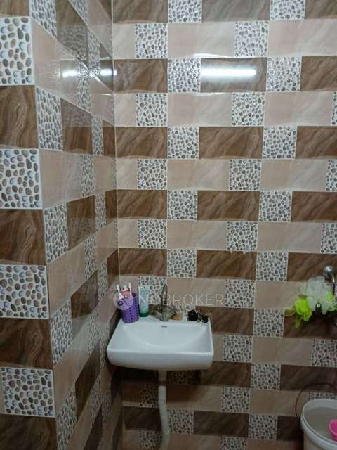 2 BHK Flat For Sale  In Dilshad Colony