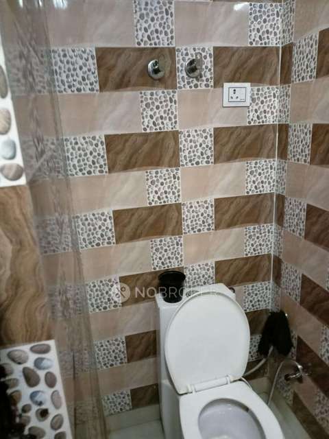 2 BHK Flat For Sale  In Dilshad Colony