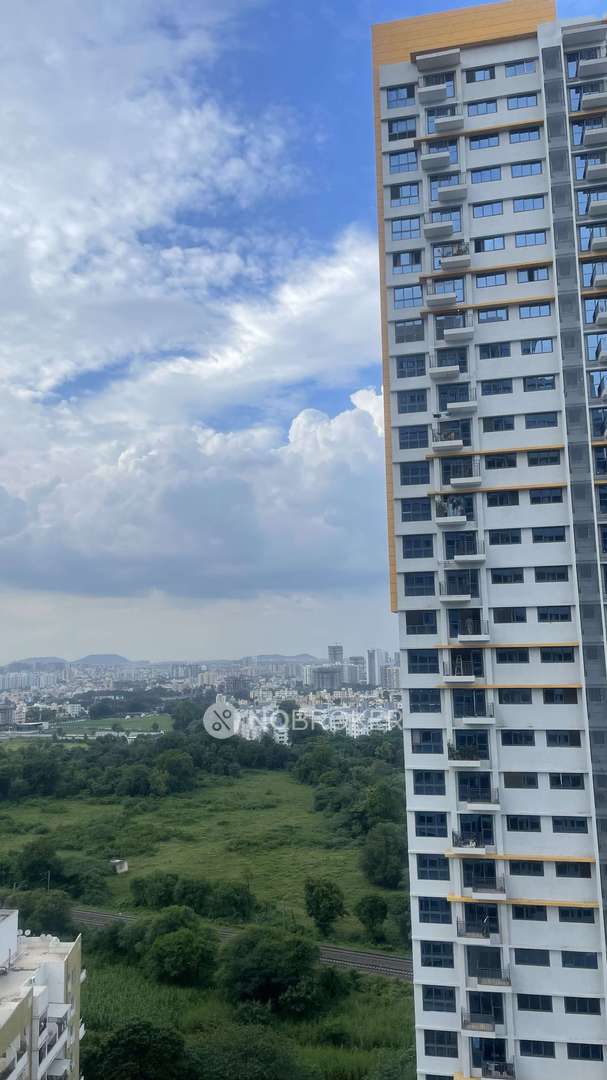 Amanora Gold Towers, Pune Hadapsar Rent WITHOUT BROKERAGE Unfurnished