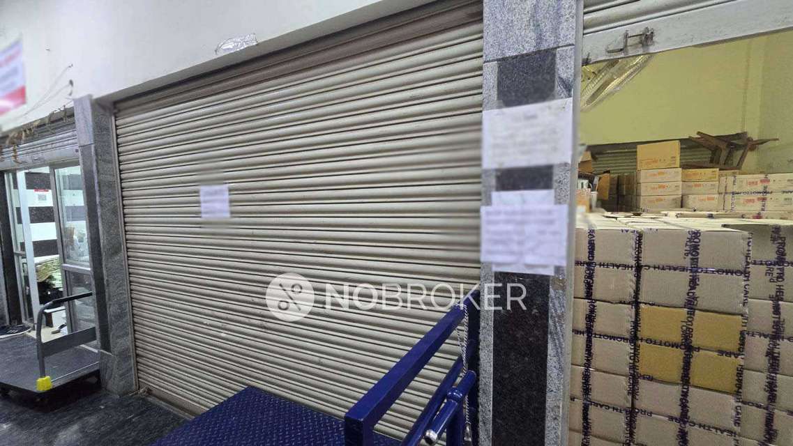 Shop in Cottonpete, Bangalore for sale 