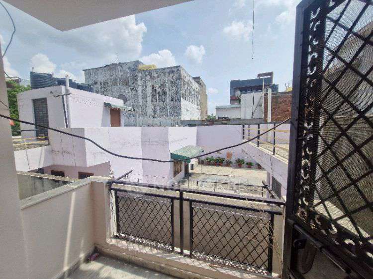 2 BHK Flat for Rent  In Basundhara Sector 15
