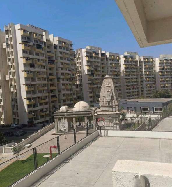 Single Room for Female In 2 BHK  In Kolte Patil Three Jewels In Katraj Kondhwa Road, Pune