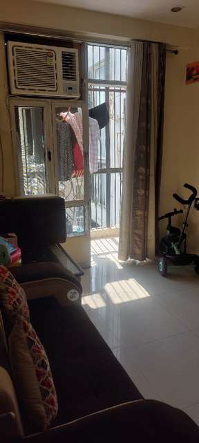 Single Room for Male In 3 BHK  In Prateek Wisteria In Sector 77