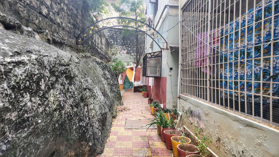 3 BHK Flat In Capri Towers For Sale  In Banjara Hills