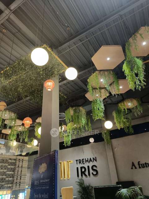 Shop in Trehan Iris Broadway Greno West, Noida for sale 