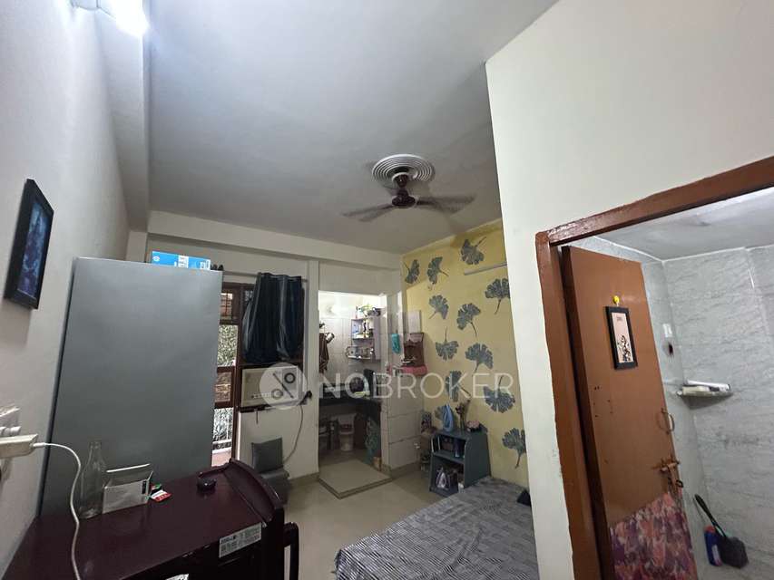 Shared Room for Female In 1 RK  In Sarfabad