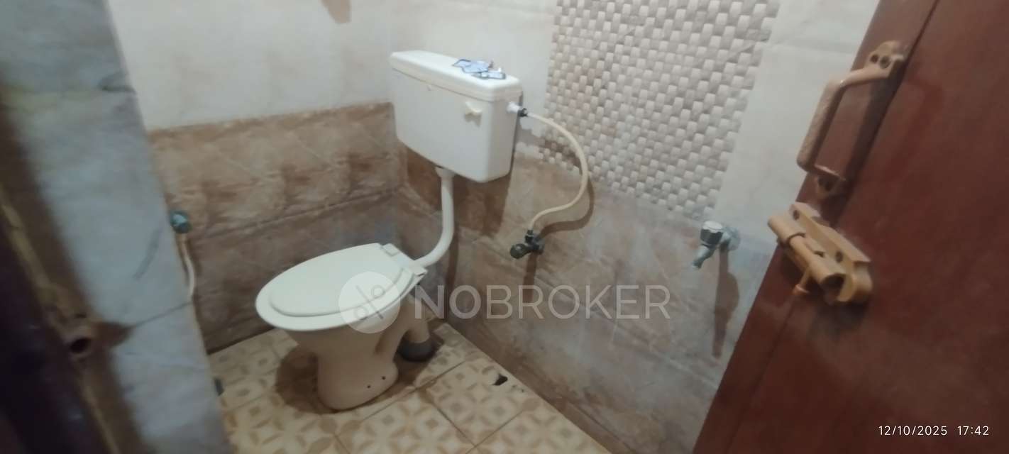 2 BHK Flat In Ranga Flats,  For Sale  In Mudichur