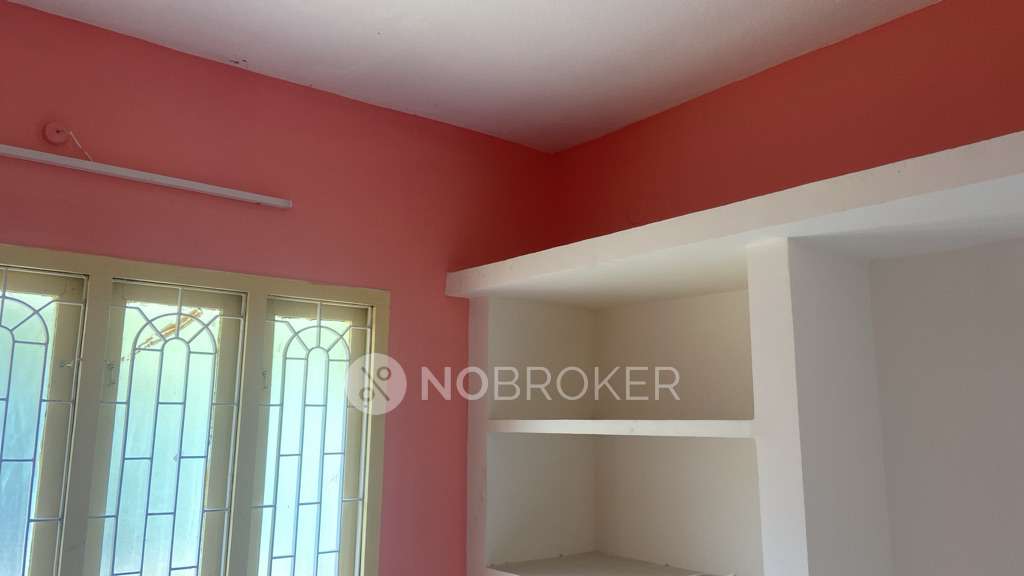 2 BHK Flat In Giri Flats For Sale  In Thiyagarajan Street