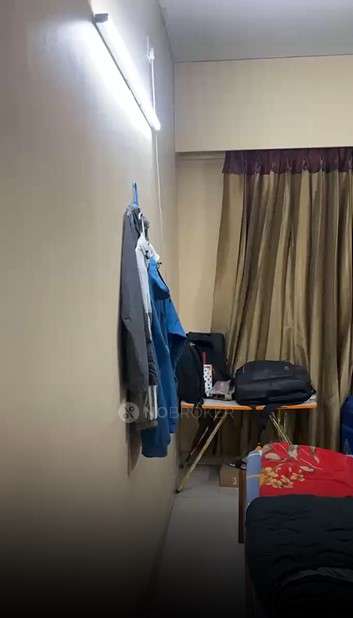 Single Room for Male In 3 BHK  In Amanora Aspire Towers In Hadapsar