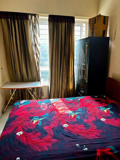 Single Room for Male In 3 BHK  In Amanora Aspire Towers In Hadapsar