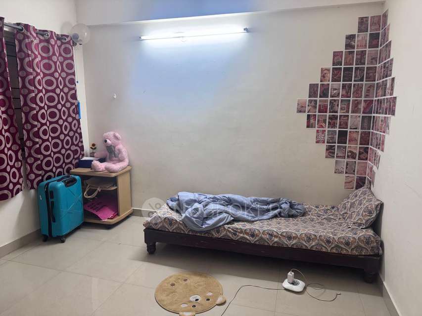 2 BHK Flat In Vandana Eastwood For Sale  In Hsr Layout