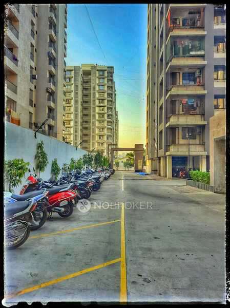 2 BHK Flat In Arihant Heights , Chinchpokli for Rent  In Chinchpokli