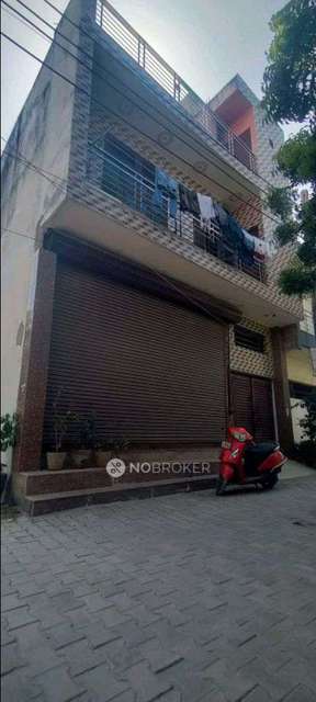 3 BHK Flat In Standlone Building for Rent  In Sector 105