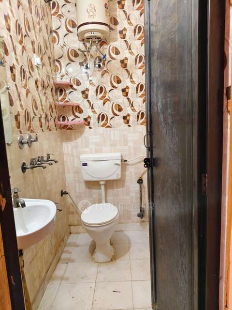 2 BHK Flat In Karmapura, F Block For Sale  In Karam Pura