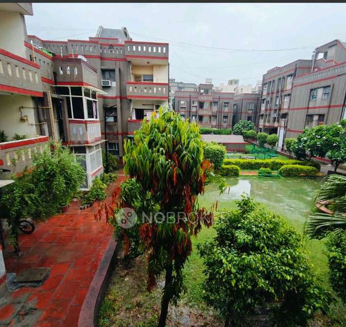 2 BHK Flat In Dainik Janyug For Sale  In D-block, Dainik Janyug, Dainik Janyug Society, Abhimanyu Appartment, Vasundhara Enclave, Delhi, 110096, India