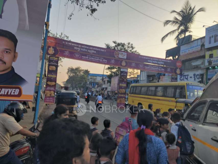 Shop in Malad West, Mumbai for Rent 