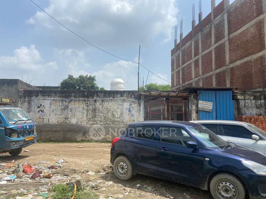 Godown/Warehouse in Sector 73, Noida for Rent 