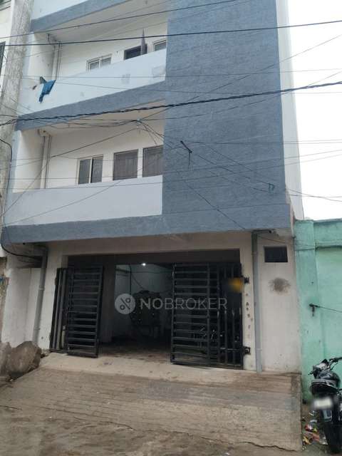2 BHK Flat In Shareefa Bee Manzil for Rent  In Old Malakpet