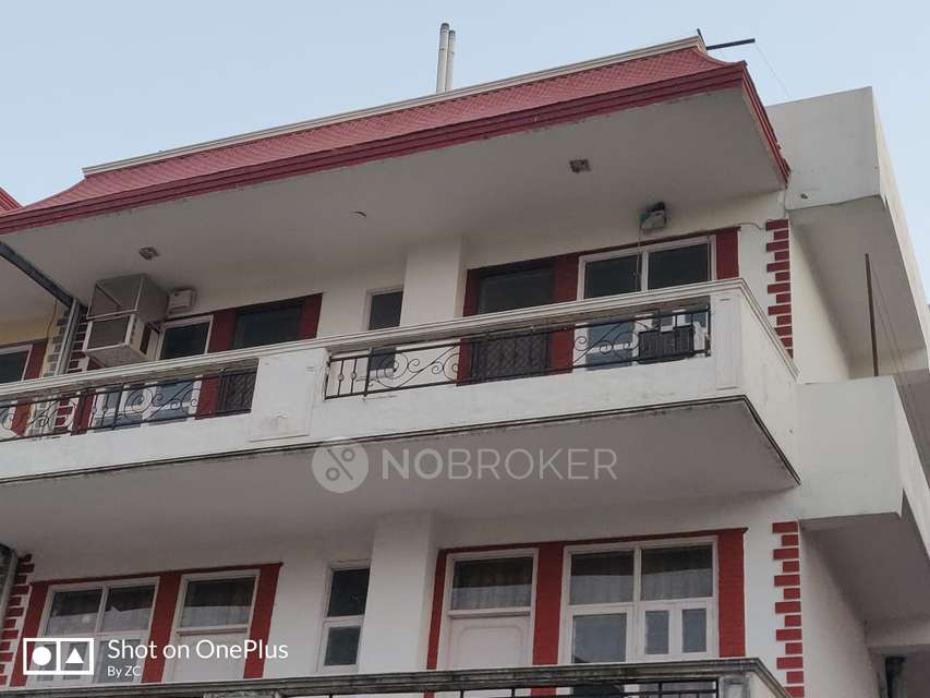 2 BHK Flat In Cosmos Floors, Sector 3, Sector 3 for Rent  In Sector 3