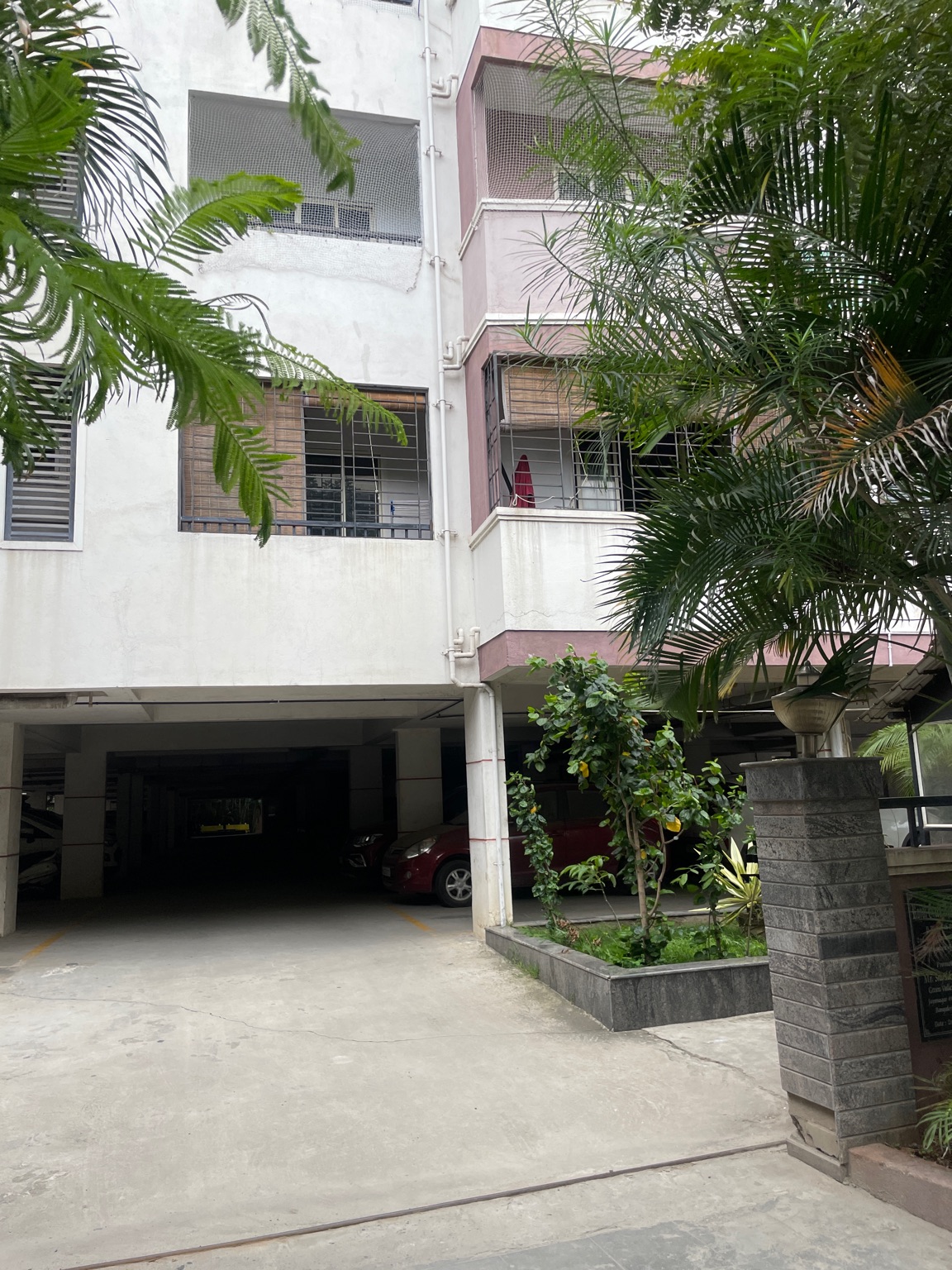 Royal Green Apartments