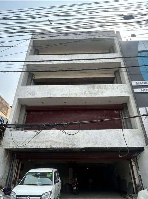 Showroom in Pandav Nagar, Delhi for Rent 