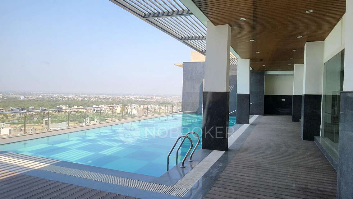 Commercial Property in Yamuna Expy, Greater_noida for sale 