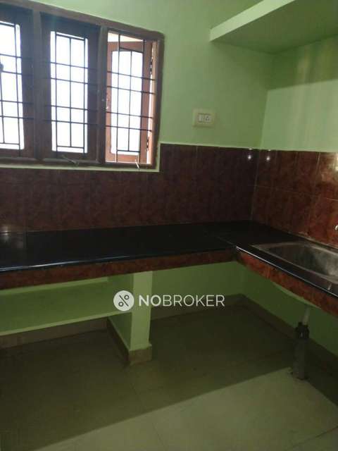 Shared Room for Female In 2 BHK  In Varadharajapuram