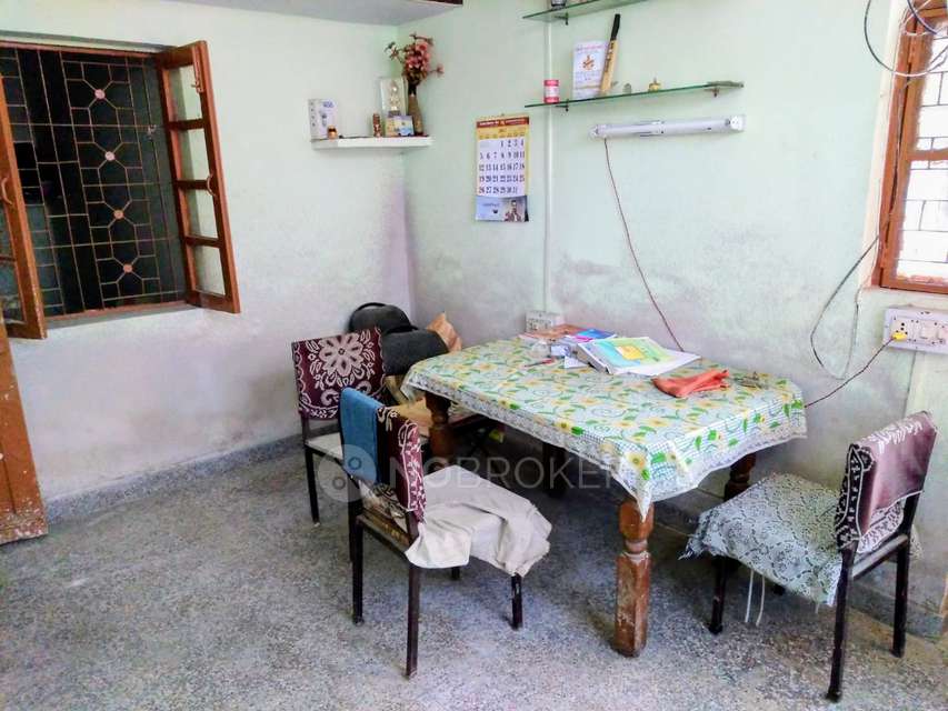 Shop in Dilshad Garden, Delhi for sale 