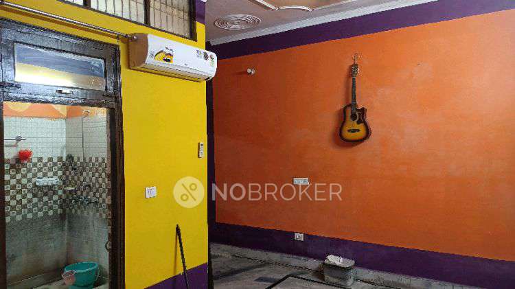 Single Room for Male In 3 BHK  In Madhu Villa , Sai Garden Colony , Shahberi