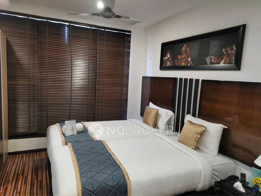 Commercial Property in Chandrasekaran Avenue, Chennai for Rent 