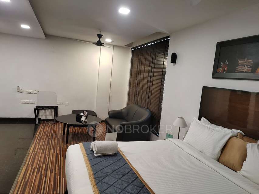 Commercial Property in Chandrasekaran Avenue, Chennai for Rent 