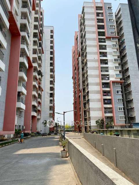 2 BHK Flat In Emami Swanlake Apartments, For Sale  In Kukatpally