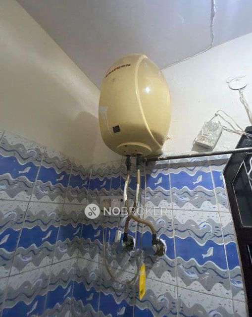 2 BHK Flat In Dda Janta Flat For Sale  In Rohini