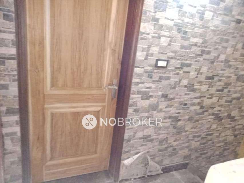 4+ BHK Flat In Dda Flat   For Sale  In Shalimar Bagh