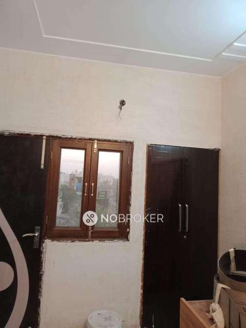 4+ BHK Flat In Dda Flat   For Sale  In Shalimar Bagh