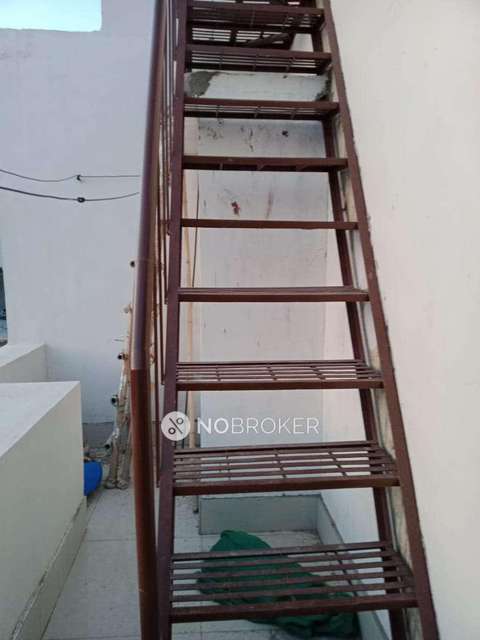 4+ BHK Flat In Dda Flat   For Sale  In Shalimar Bagh