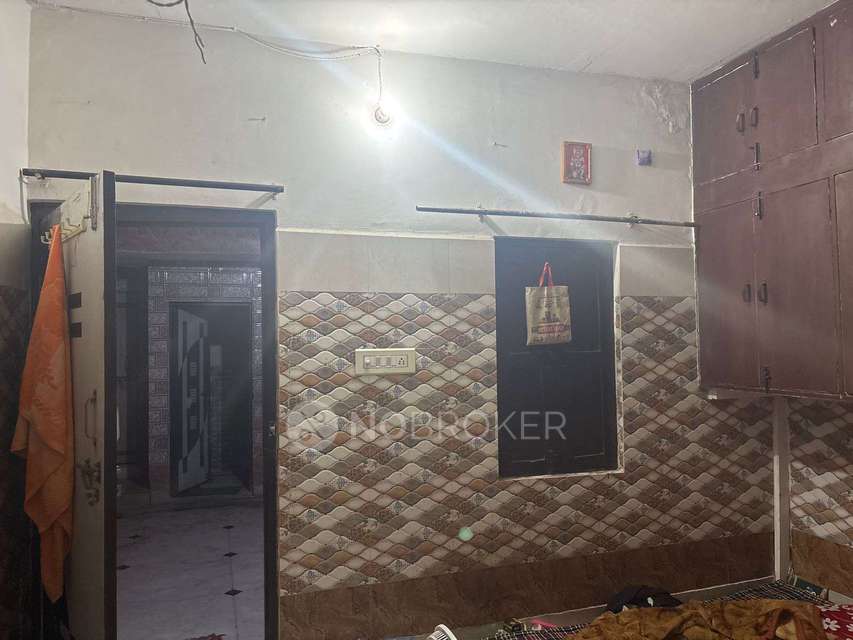 Single Room for Male In 1 BHK  In New Ashok Nagar