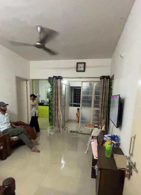 Shared Room for Female In 2 BHK  In A19  In  Pimpri-chinchwad, 