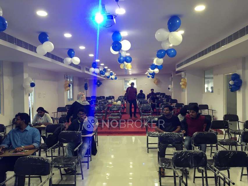 Commercial Property in Pis Putlibowli, Koti, , Hyderabad for Rent 