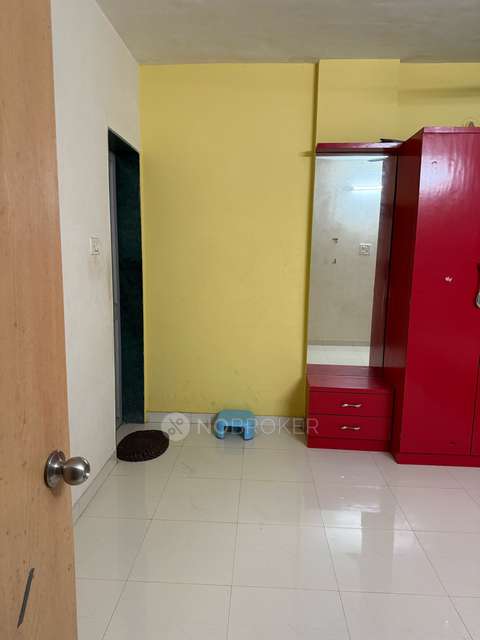 Single Room for Female In 2 BHK  In Kunal Icon Co-operative Housing Society In Kunal Icon Cooperative Housing Society Block-d
