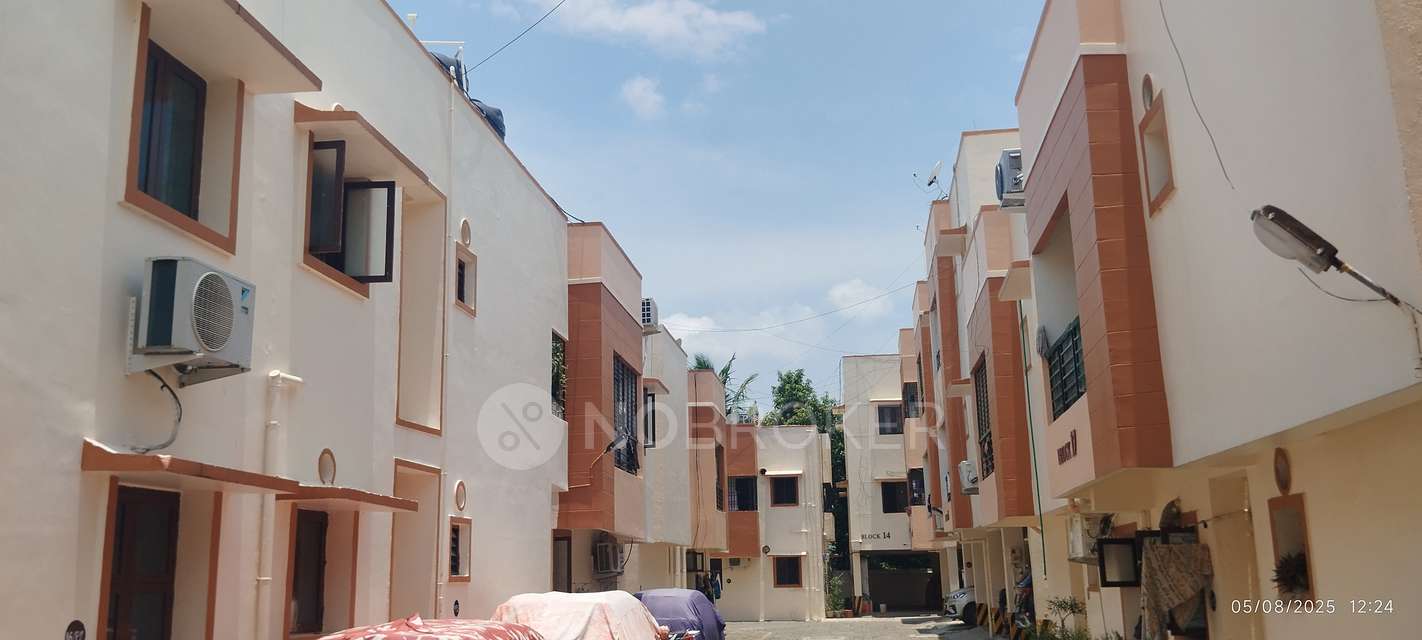 3 BHK Flat In  Ruby Residency For Sale  In Irumbuliyur