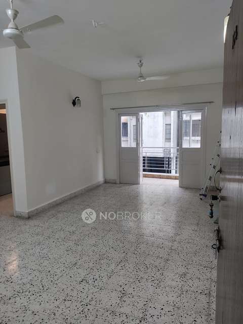 2 BHK Flat In Peninsula Apartments for Rent In Peninsula Apartments