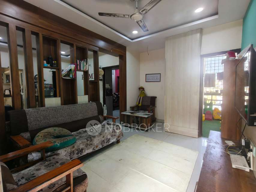 2 BHK Flat In Royal Majestic, Banjara Hills for Rent  In Banjara Hills